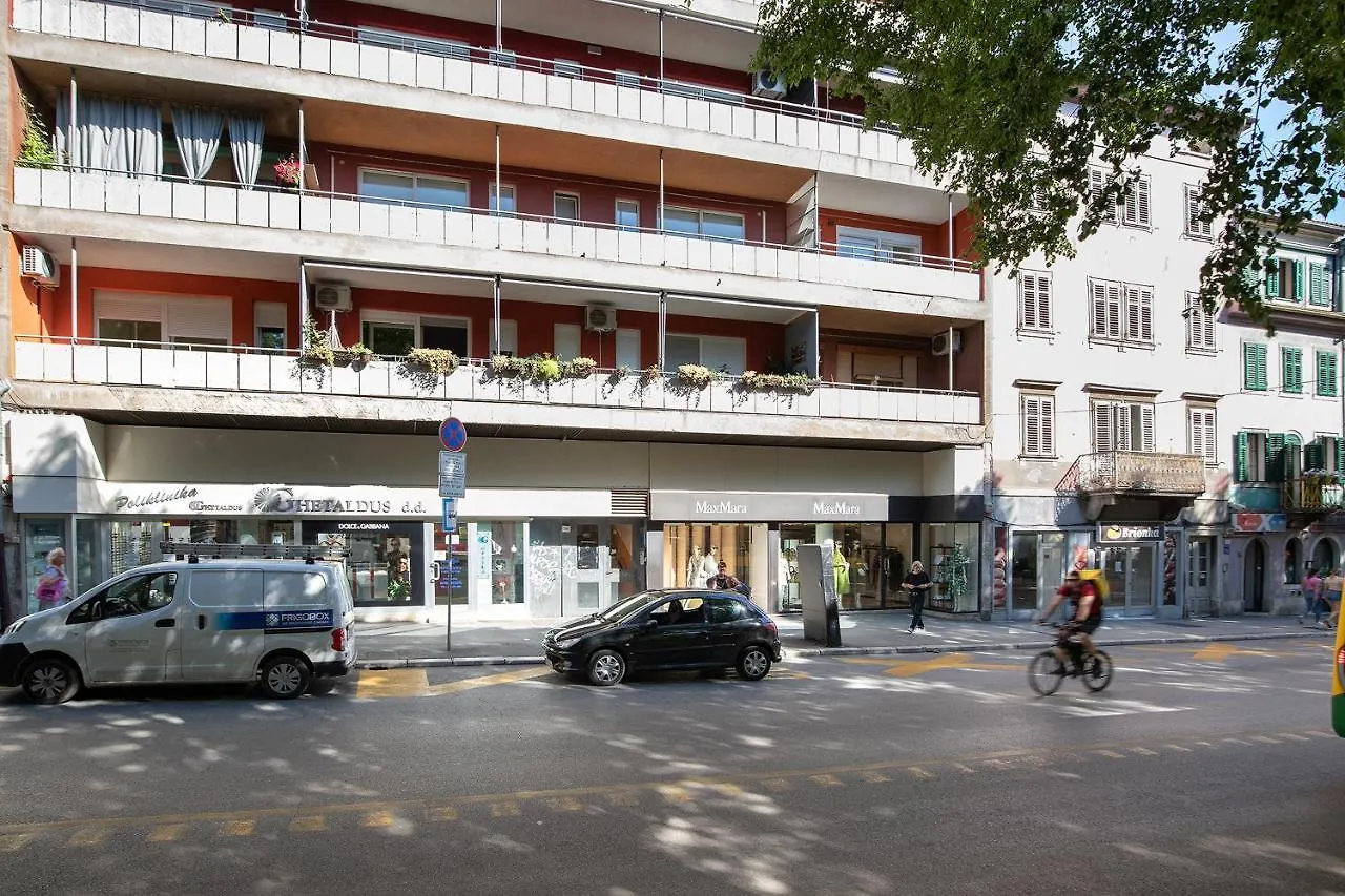 Golden Gate Apartment Pula Croatie